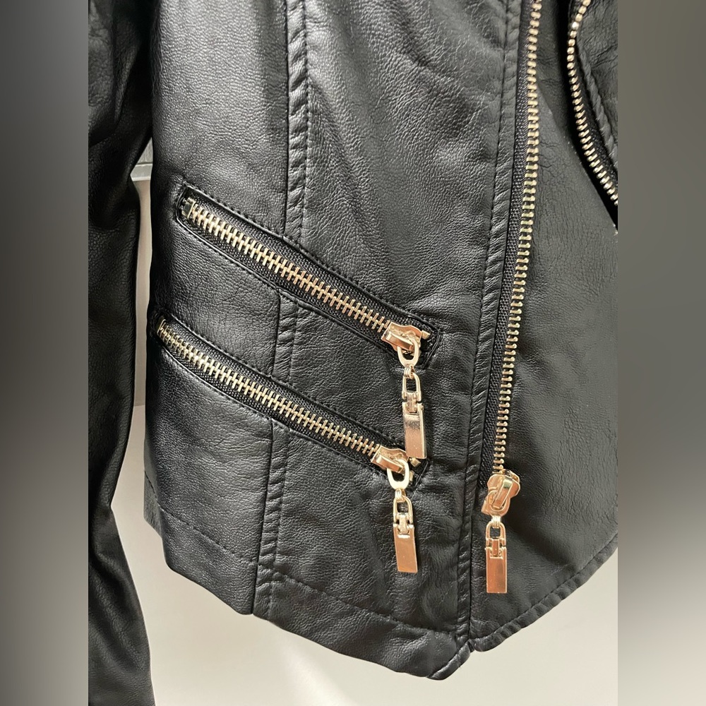 Forever 21 Black Quilted Faux Leather Moto Jacket - Picture 6 of 9